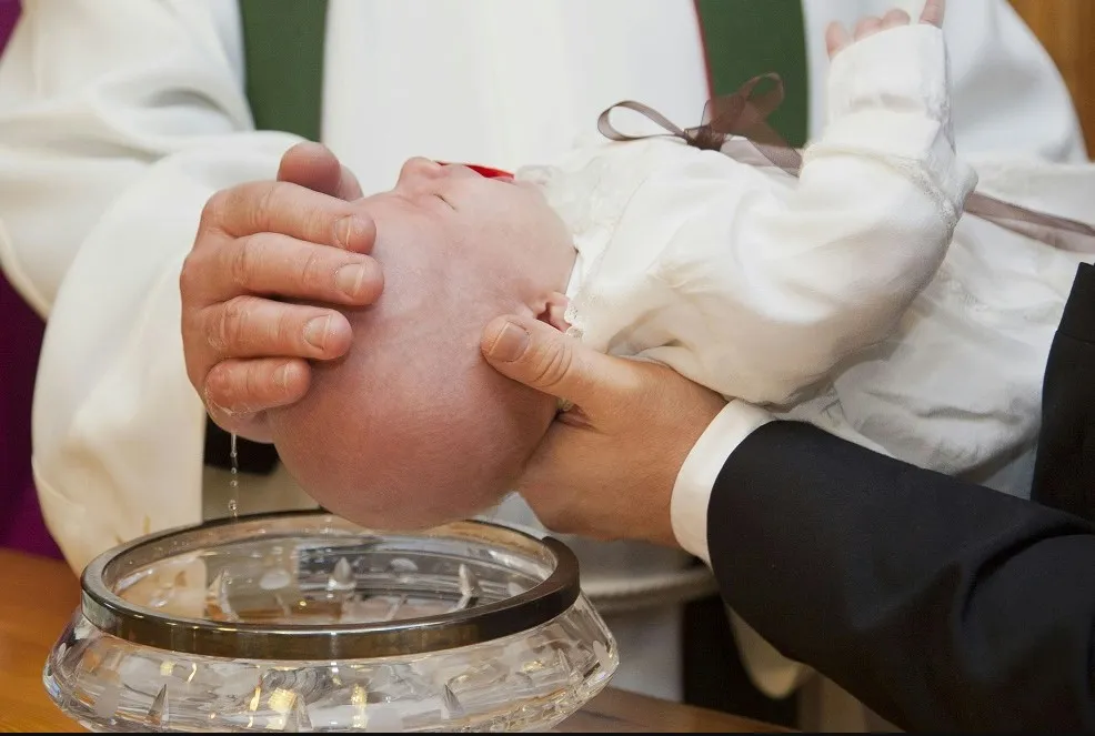 Mãe deve ser indenizada por perder batizado de filho