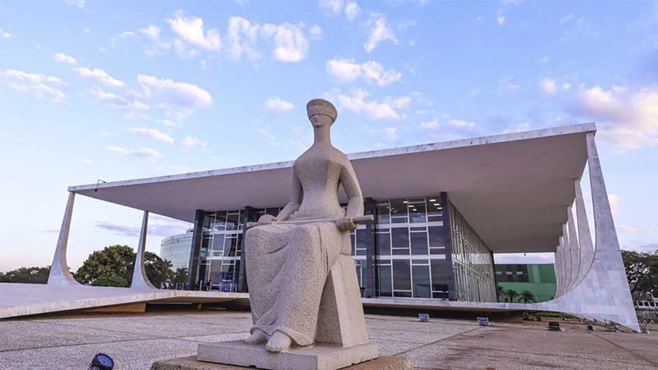 Primeira Turma do STF forma maioria para manter prisão de Bolsonaro