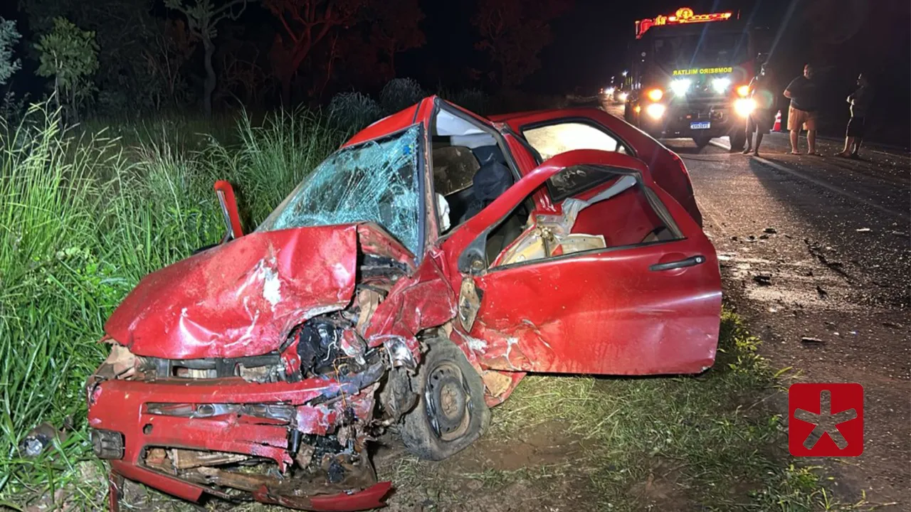 Quatro pessoas morrem em acidente de trânsito na BR-365, próximo ao trevo de Coromandel