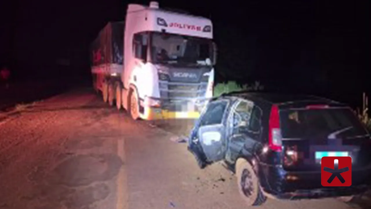 Condutor sem habilitação fica ferido após acidente com caminhão em Coromandel