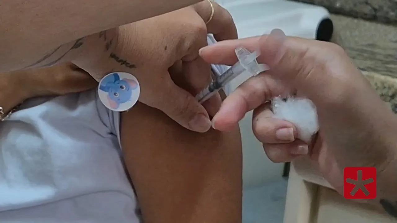 Campanha de vacinação contra a gripe começa com mais de 2,6 mil doses aplicadas em Patos de Minas