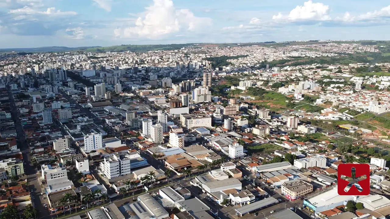 Sindcomércio e Sindec de Patos de Minas continuam sem negociação após nova reunião