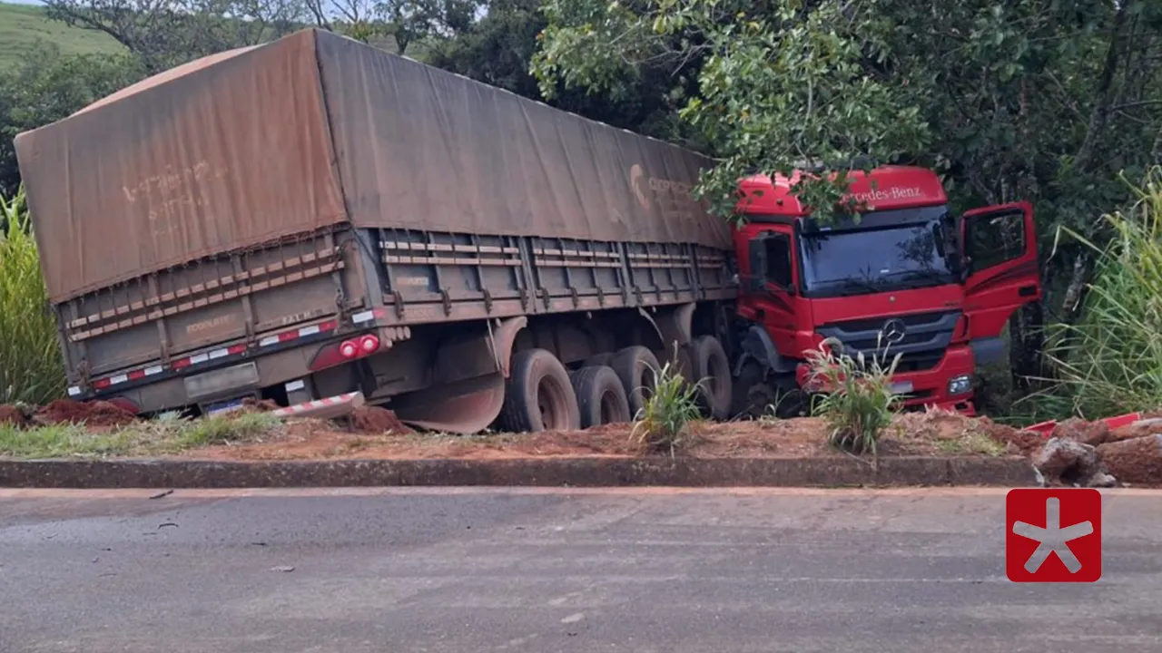 Acidente entre caminhonete e carreta deixa um ferido na MG-230, em Rio Paranaíba